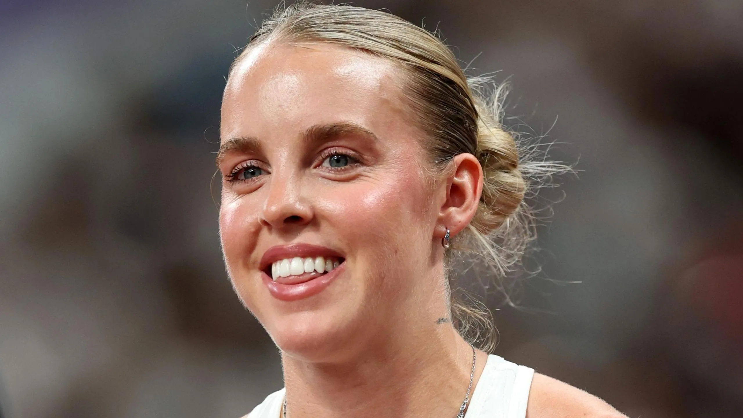 Hodgkinson Kicks off World Title Quest with Strong Performance